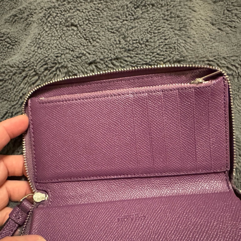 Coach Violet Leather Long Zip Around Wristlet - Picture 4 of 6